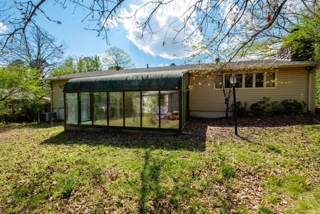 11 Crownpoint Road, Little Rock, AR 72227