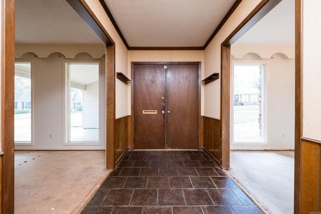 11 Crownpoint Road, Little Rock, AR 72227