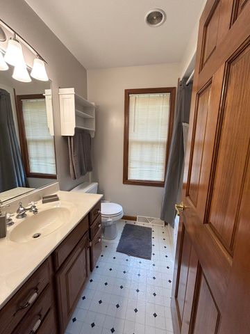 8876 N Lilac Street, Demotte, IN 46310