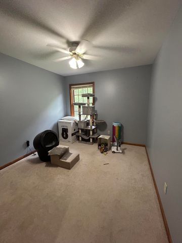 8876 N Lilac Street, Demotte, IN 46310