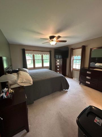 8876 N Lilac Street, Demotte, IN 46310