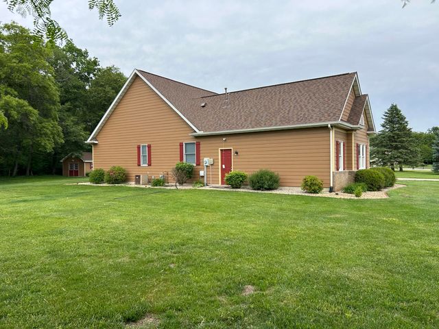 8876 N Lilac Street, Demotte, IN 46310