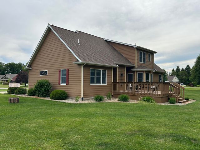 8876 N Lilac Street, Demotte, IN 46310