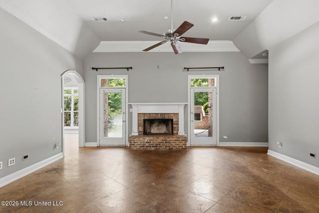 157 Lake Hill Drive, Flora, MS 39071