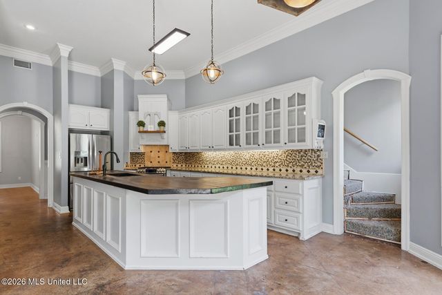157 Lake Hill Drive, Flora, MS 39071