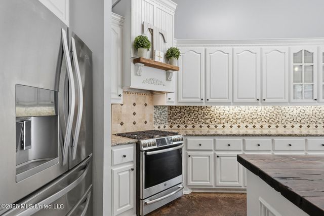 157 Lake Hill Drive, Flora, MS 39071
