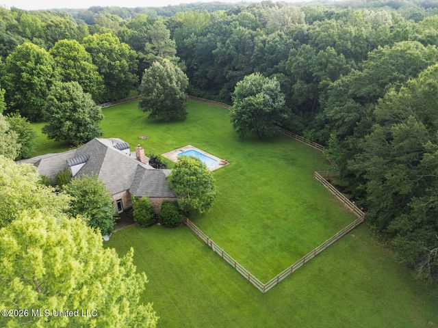 157 Lake Hill Drive, Flora, MS 39071