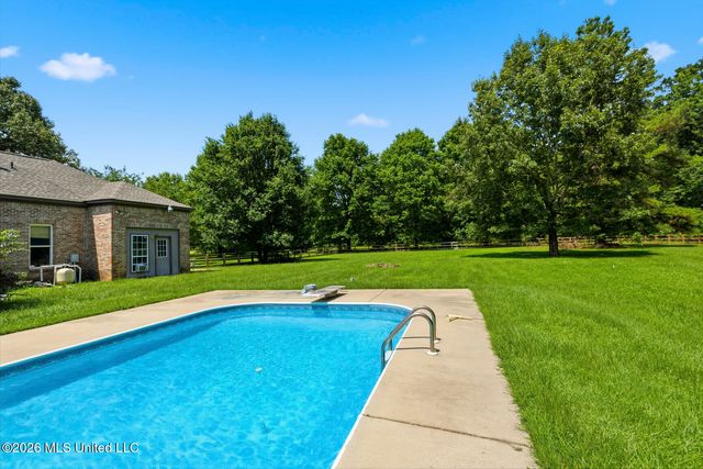 157 Lake Hill Drive, Flora, MS 39071