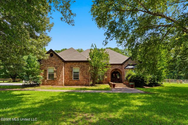 157 Lake Hill Drive, Flora, MS 39071