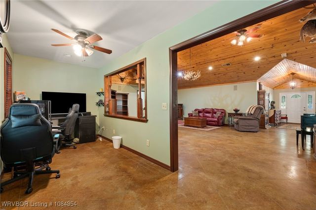 34509 Ridge Road, Poteau, OK 74953