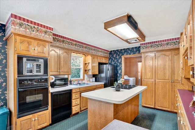 18555 E Highway 32, Stockton, MO 65785