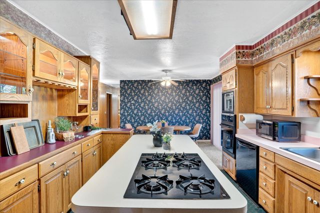 18555 E Highway 32, Stockton, MO 65785