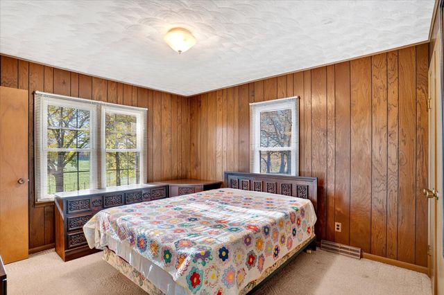 18555 E Highway 32, Stockton, MO 65785