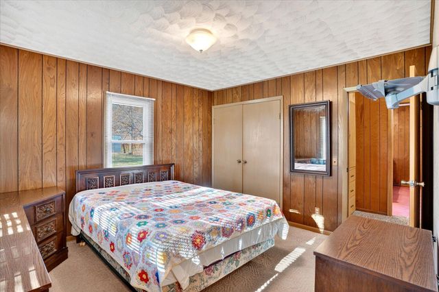 18555 E Highway 32, Stockton, MO 65785