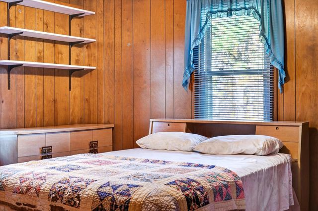 18555 E Highway 32, Stockton, MO 65785