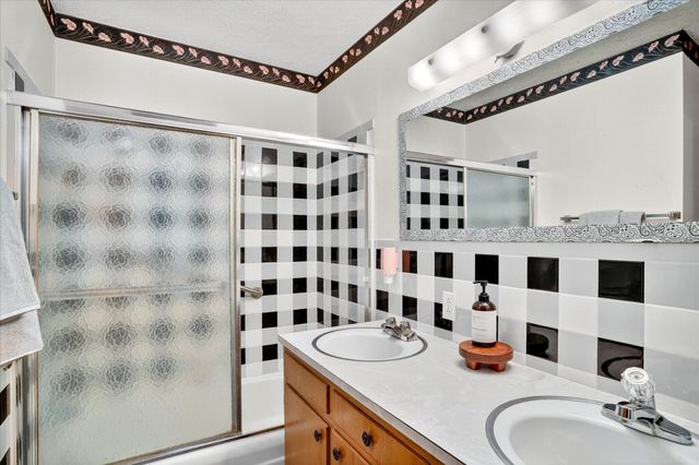 18555 E Highway 32, Stockton, MO 65785