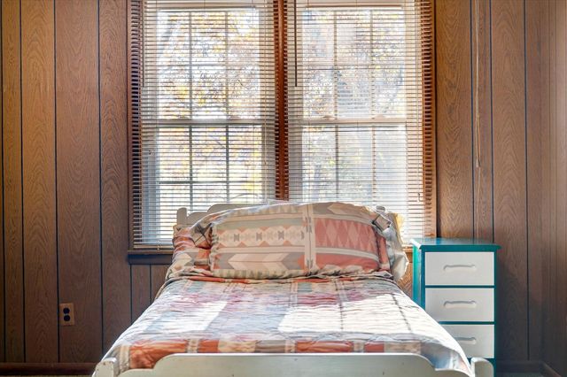 18555 E Highway 32, Stockton, MO 65785