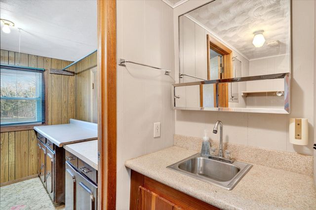 18555 E Highway 32, Stockton, MO 65785