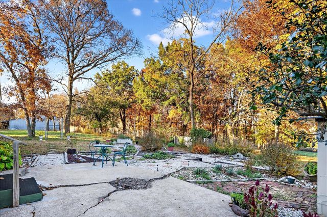 18555 E Highway 32, Stockton, MO 65785