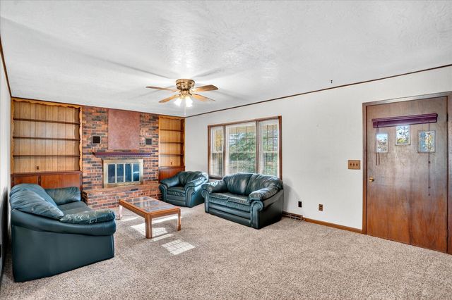 18555 E Highway 32, Stockton, MO 65785