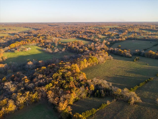 18555 E Highway 32, Stockton, MO 65785