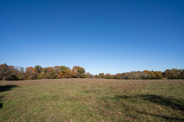 18555 E Highway 32, Stockton, MO 65785