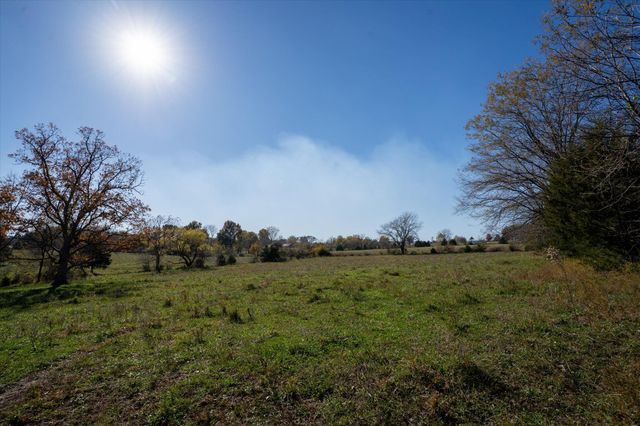 18555 E Highway 32, Stockton, MO 65785