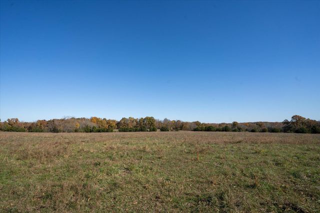 18555 E Highway 32, Stockton, MO 65785