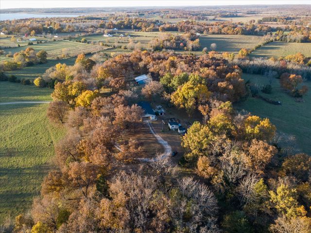 18555 E Highway 32, Stockton, MO 65785