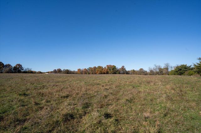 18555 E Highway 32, Stockton, MO 65785