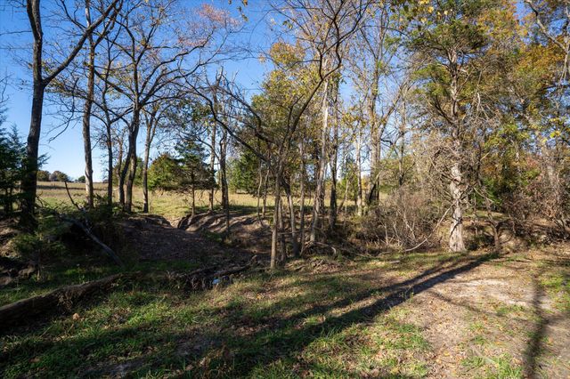 18555 E Highway 32, Stockton, MO 65785