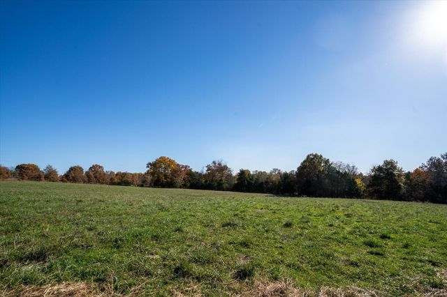 18555 E Highway 32, Stockton, MO 65785