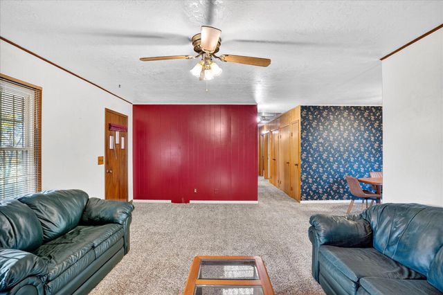 18555 E Highway 32, Stockton, MO 65785