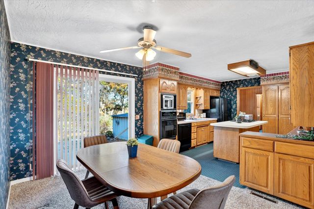 18555 E Highway 32, Stockton, MO 65785