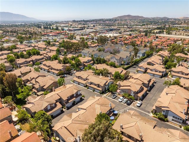 3707 Calle Curacso, Riverside, CA 92503