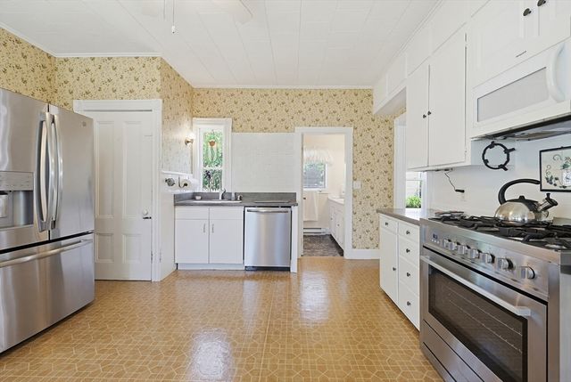 69 Union St, Mansfield, MA 02048