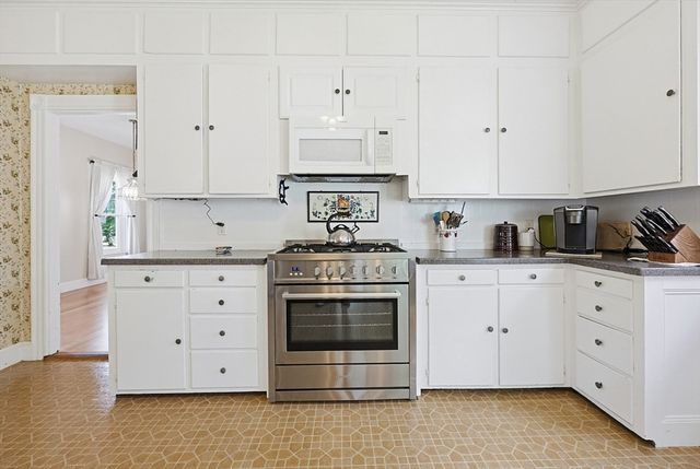 69 Union St, Mansfield, MA 02048