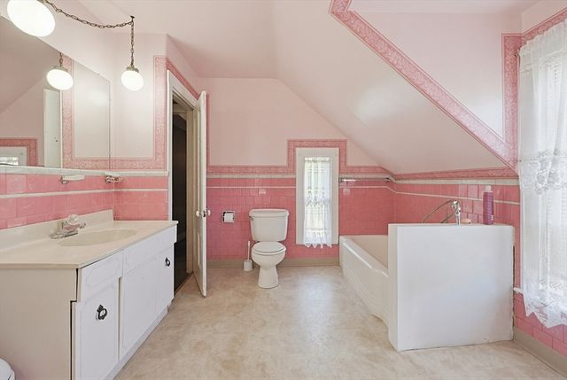 69 Union St, Mansfield, MA 02048