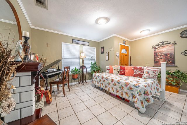 7819 BOWENS CROSSING, San Antonio, TX 78250