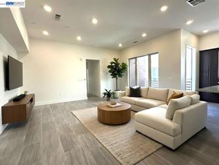 1625 Delano St 31, Milpitas, CA 95035