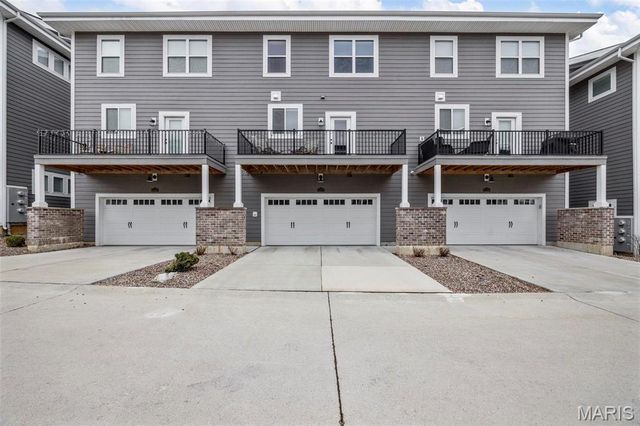 11251 Talamore Circle, Frontenac, MO 63131