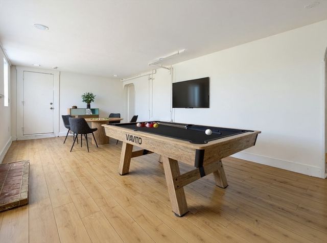 9 Crestway Rd, Boston, MA 02128