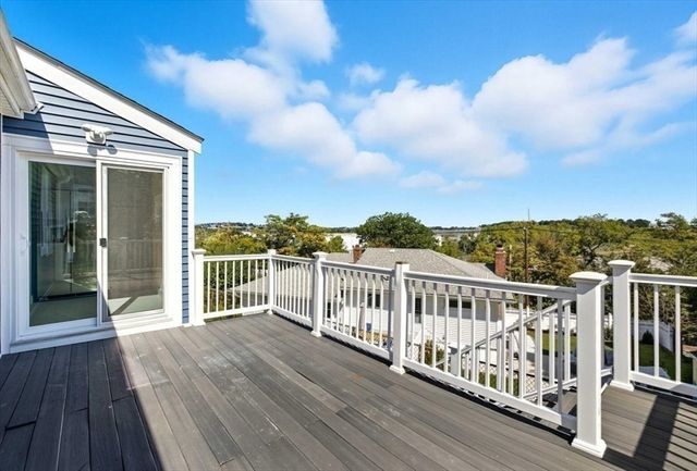 9 Crestway Rd, Boston, MA 02128