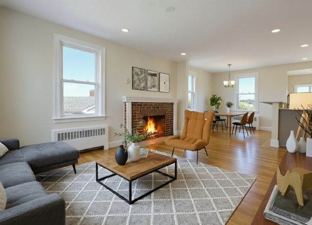 9 Crestway Rd, Boston, MA 02128