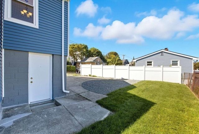 9 Crestway Rd, Boston, MA 02128