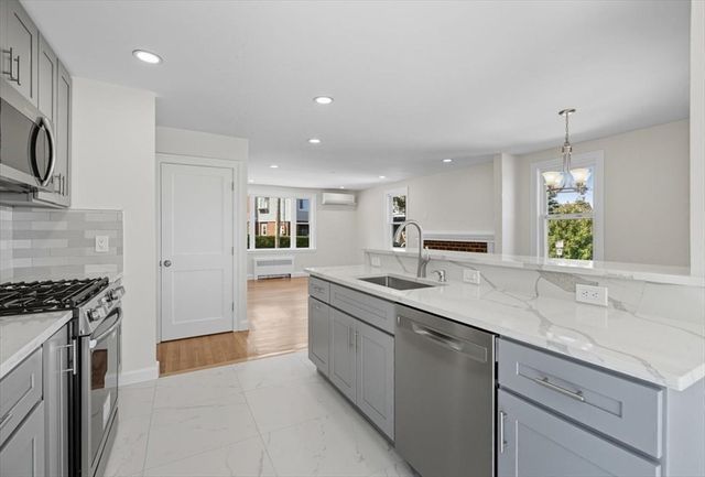 9 Crestway Rd, Boston, MA 02128