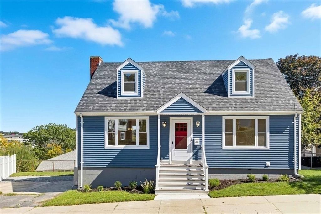 9 Crestway Rd, Boston, MA 02128