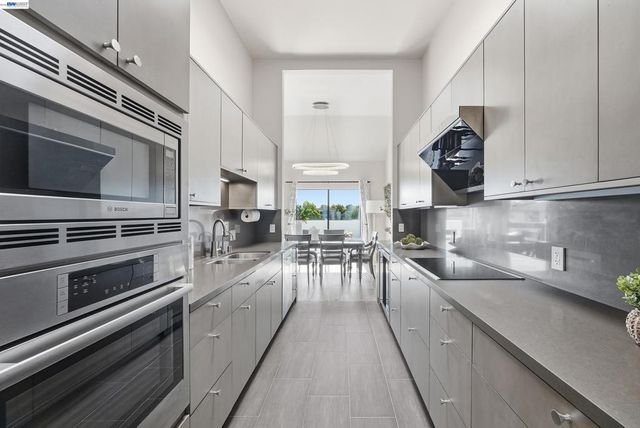 844 Balboa Ln, Foster City, CA 94404