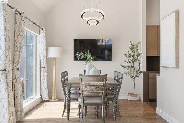 844 Balboa Ln, Foster City, CA 94404