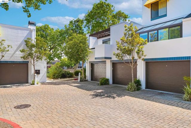 844 Balboa Ln, Foster City, CA 94404